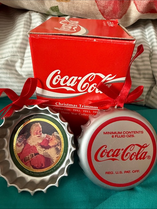 Coca Cola Other - Coca-Cola Red & Silver Holiday Bottle Cap Ornaments with Vintage Santa 1991 3”
